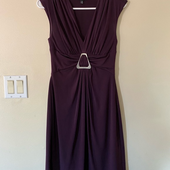LE CHATEU DRESS PLUM SIZE SMALL NEW WITH OUT TAGS - Picture 4 of 7